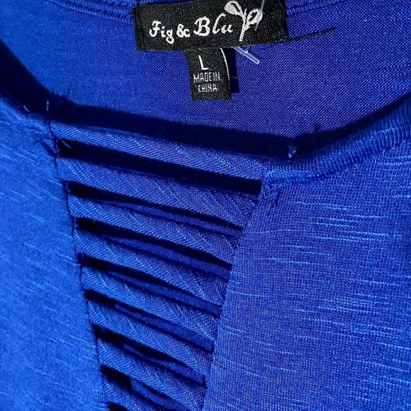 Fig & Blu Ladder V-Neck Flowy Top - Picture 4 of 4